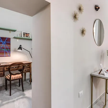 Due Porte A Toledo Neapel