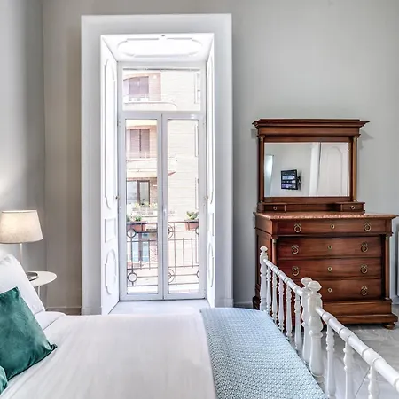 Due Porte A Toledo Neapel