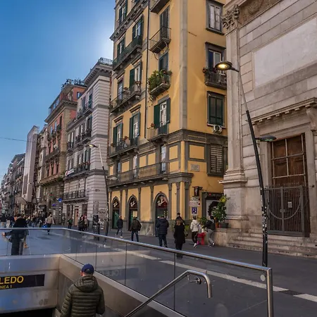 Due Porte A Toledo Neapel